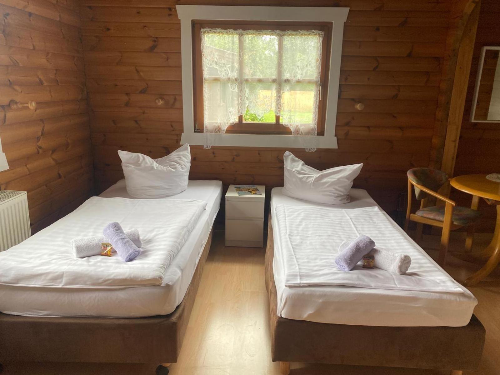 Abb Sportcenter Gaensefurth, Doppelzimmer Ohne Kueche, Standard Doppelzimmer Mit Kueche Hecklingen  Eksteriør billede