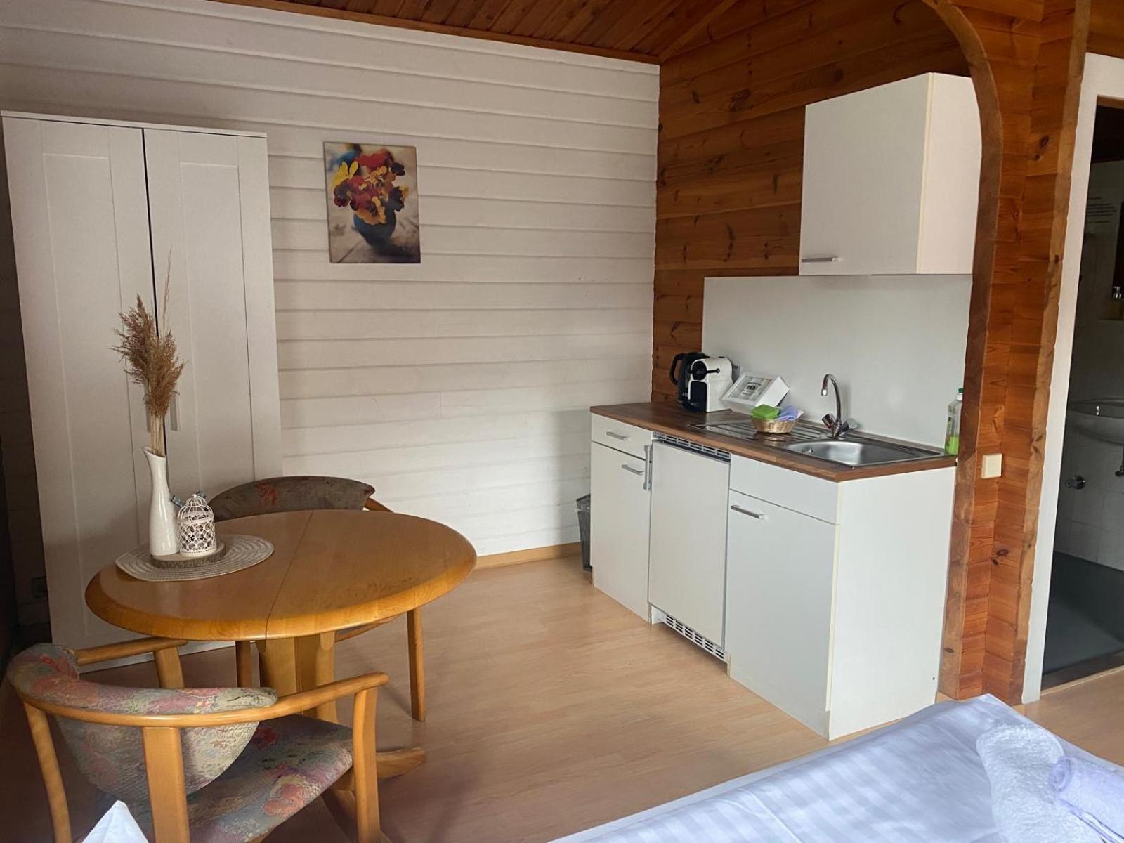 Abb Sportcenter Gaensefurth, Doppelzimmer Ohne Kueche, Standard Doppelzimmer Mit Kueche Hecklingen  Eksteriør billede